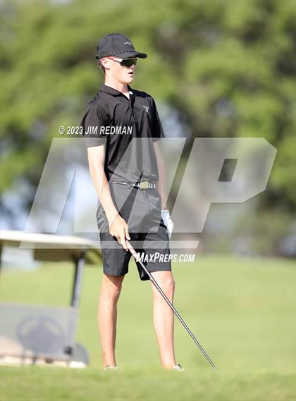 Thumbnail 2 in UIL 4A Boys Golf Finals photogallery.