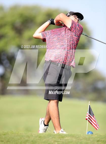 Thumbnail 3 in UIL 4A Boys Golf Finals photogallery.