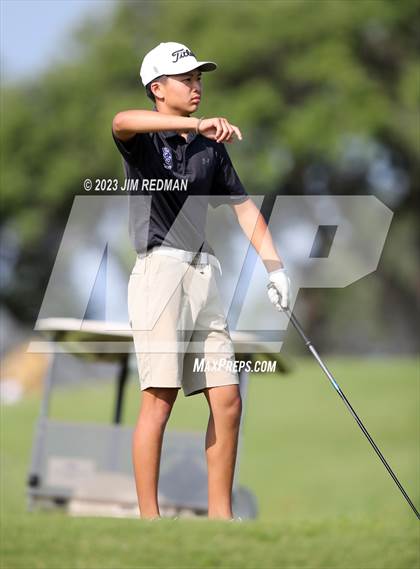 Thumbnail 1 in UIL 4A Boys Golf Finals photogallery.