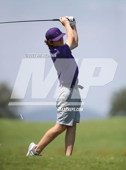 Thumbnail 3 in UIL 4A Boys Golf Finals photogallery.