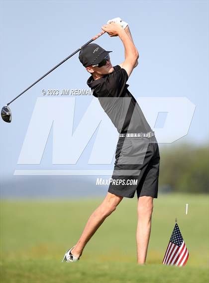 Thumbnail 1 in UIL 4A Boys Golf Finals photogallery.