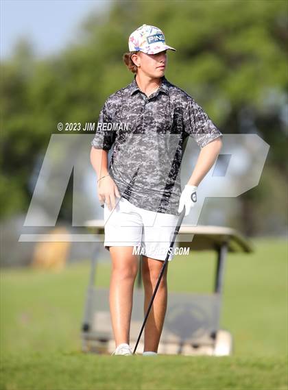 Thumbnail 2 in UIL 4A Boys Golf Finals photogallery.