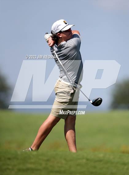Thumbnail 3 in UIL 4A Boys Golf Finals photogallery.