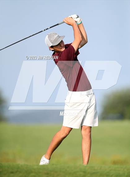 Thumbnail 2 in UIL 4A Boys Golf Finals photogallery.