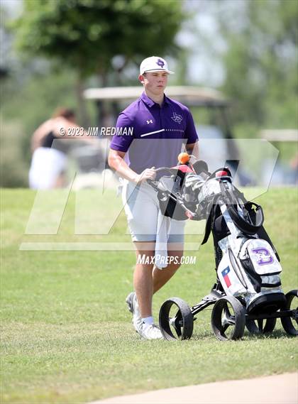 Thumbnail 1 in UIL 4A Boys Golf Finals photogallery.