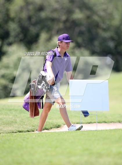 Thumbnail 2 in UIL 4A Boys Golf Finals photogallery.