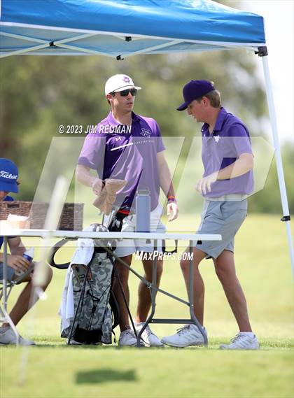 Thumbnail 3 in UIL 4A Boys Golf Finals photogallery.