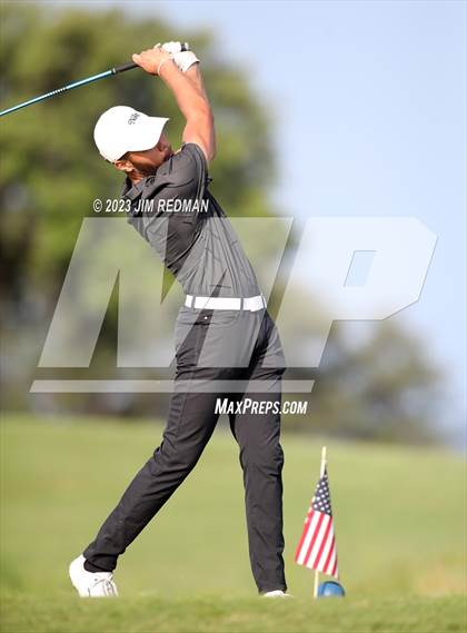 Thumbnail 2 in UIL 4A Boys Golf Finals photogallery.