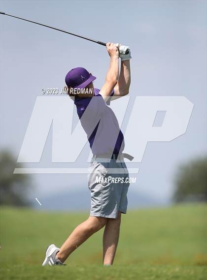 Thumbnail 2 in UIL 4A Boys Golf Finals photogallery.
