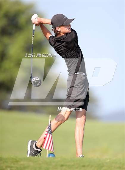 Thumbnail 2 in UIL 4A Boys Golf Finals photogallery.