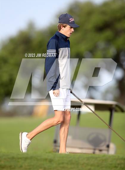 Thumbnail 3 in UIL 4A Boys Golf Finals photogallery.