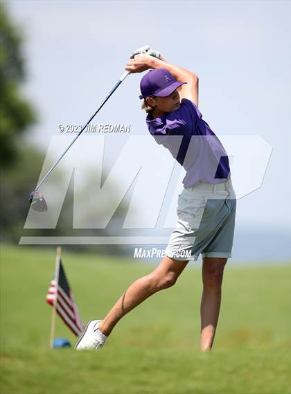 Thumbnail 1 in UIL 4A Boys Golf Finals photogallery.