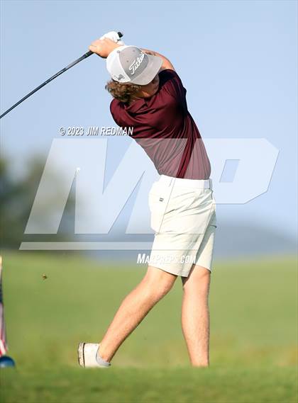 Thumbnail 2 in UIL 4A Boys Golf Finals photogallery.