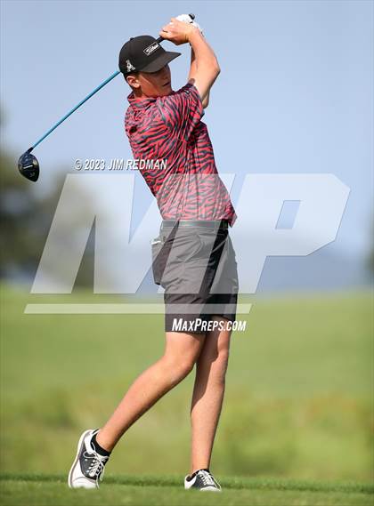 Thumbnail 1 in UIL 4A Boys Golf Finals photogallery.