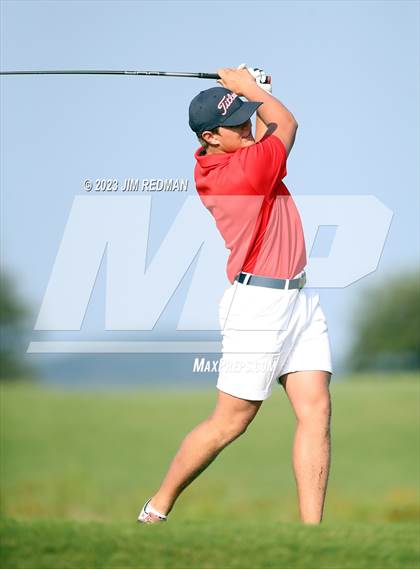 Thumbnail 1 in UIL 4A Boys Golf Finals photogallery.