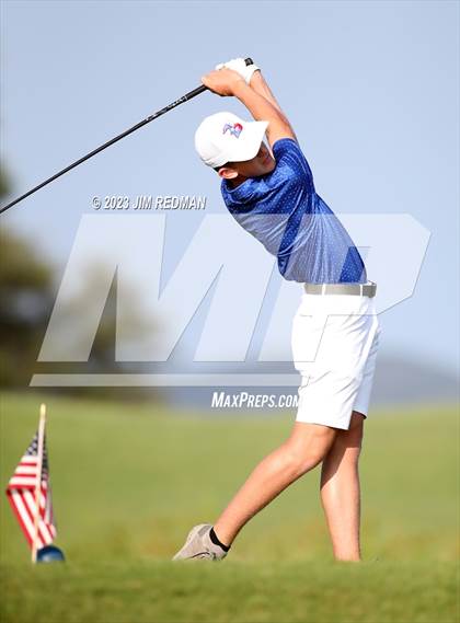 Thumbnail 1 in UIL 4A Boys Golf Finals photogallery.