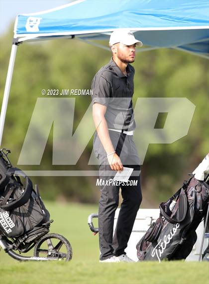 Thumbnail 2 in UIL 4A Boys Golf Finals photogallery.