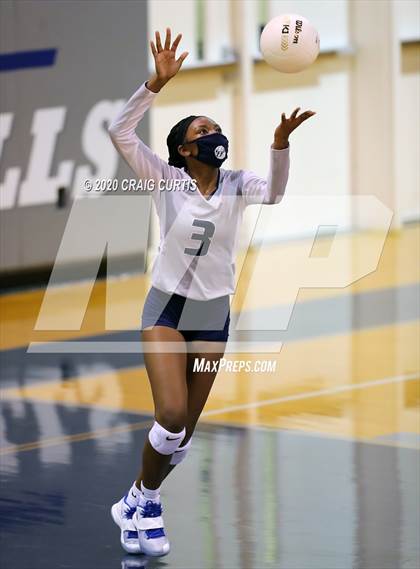 Thumbnail 1 in Myers Park @ Hickory Ridge photogallery.
