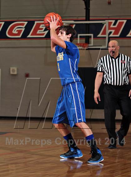 Thumbnail 3 in Hancock County vs Cosby (TSSAA D2-A District Final) photogallery.