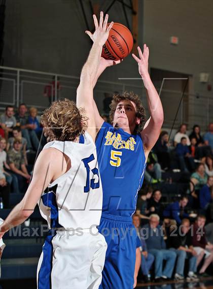 Thumbnail 1 in Hancock County vs Cosby (TSSAA D2-A District Final) photogallery.