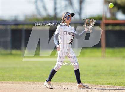 Thumbnail 2 in Granada Hills Charter vs. Cypress photogallery.