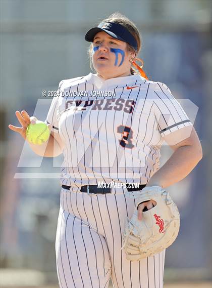 Thumbnail 2 in Granada Hills Charter vs. Cypress photogallery.