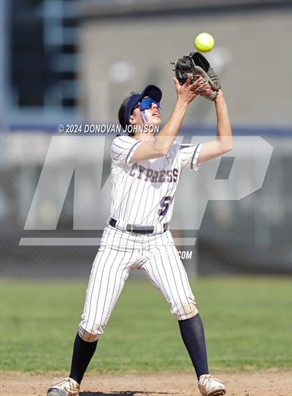 Thumbnail 2 in Granada Hills Charter vs. Cypress photogallery.