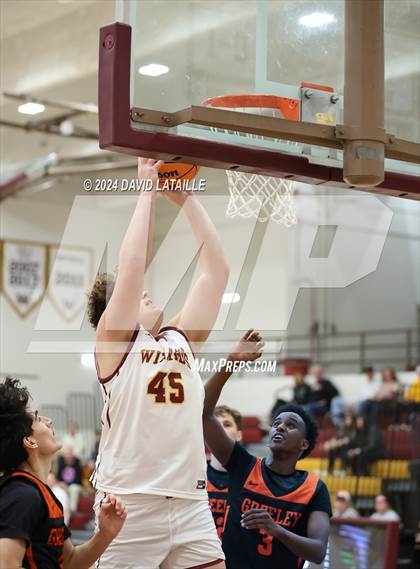 Thumbnail 2 in Greeley Central @ Windsor photogallery.