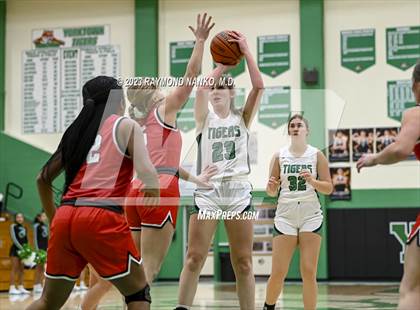 Thumbnail 1 in Wapahani @ Yorktown photogallery.