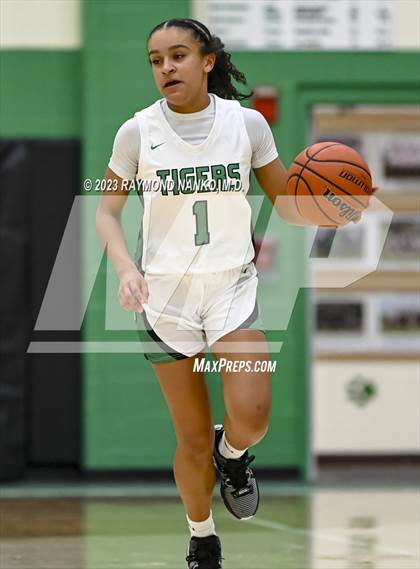 Thumbnail 2 in Wapahani @ Yorktown photogallery.