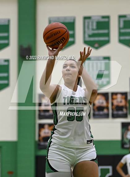 Thumbnail 3 in Wapahani @ Yorktown photogallery.
