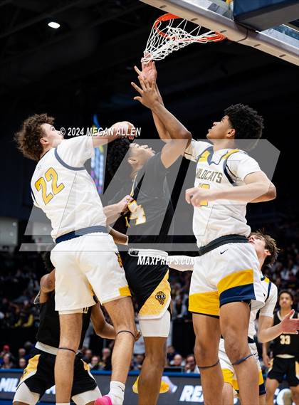 Thumbnail 2 in St. Ignatius vs. Centerville (OHSAA Division 1 Final) photogallery.