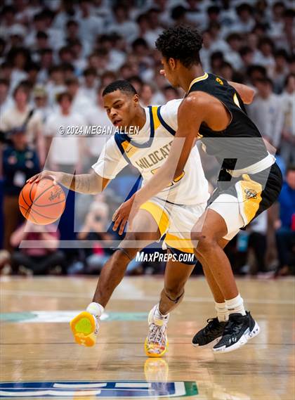 Thumbnail 3 in St. Ignatius vs. Centerville (OHSAA Division 1 Final) photogallery.