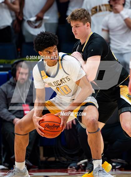 Thumbnail 1 in St. Ignatius vs. Centerville (OHSAA Division 1 Final) photogallery.