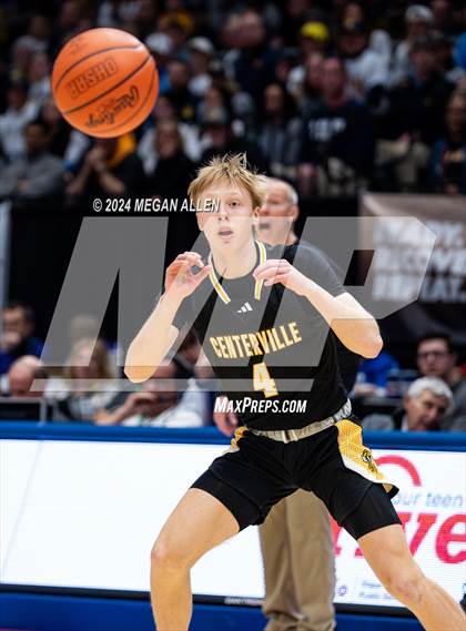 Thumbnail 2 in St. Ignatius vs. Centerville (OHSAA Division 1 Final) photogallery.