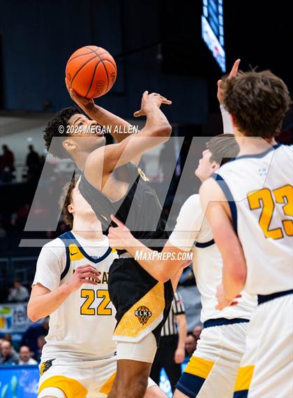 Thumbnail 3 in St. Ignatius vs. Centerville (OHSAA Division 1 Final) photogallery.