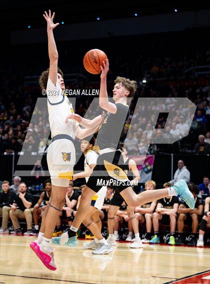 Thumbnail 2 in St. Ignatius vs. Centerville (OHSAA Division 1 Final) photogallery.