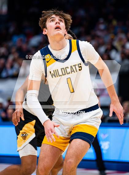 Thumbnail 2 in St. Ignatius vs. Centerville (OHSAA Division 1 Final) photogallery.