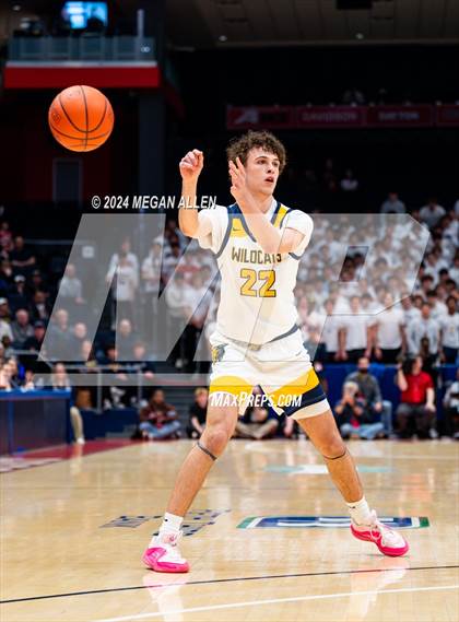 Thumbnail 1 in St. Ignatius vs. Centerville (OHSAA Division 1 Final) photogallery.