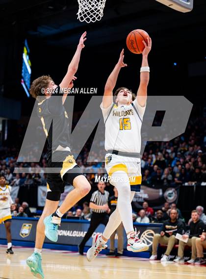 Thumbnail 2 in St. Ignatius vs. Centerville (OHSAA Division 1 Final) photogallery.