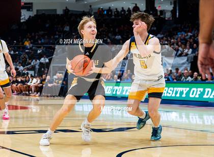 Thumbnail 3 in St. Ignatius vs. Centerville (OHSAA Division 1 Final) photogallery.