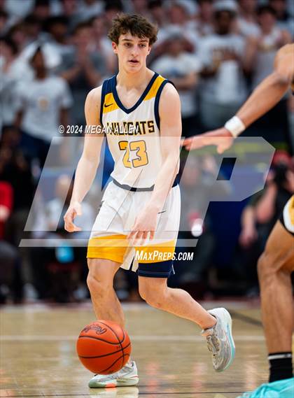 Thumbnail 2 in St. Ignatius vs. Centerville (OHSAA Division 1 Final) photogallery.