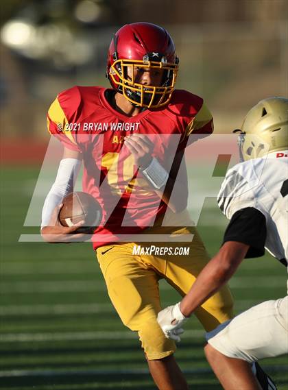 Thumbnail 1 in El Dorado @ Esperanza photogallery.