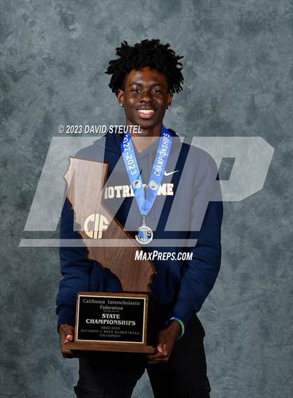 Thumbnail 2 in Notre Dame (SO) (CIF State D1 Award Photos) photogallery.