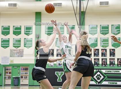 Thumbnail 3 in Shelbyville @ Yorktown  photogallery.