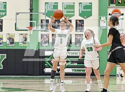 Thumbnail 2 in Shelbyville @ Yorktown  photogallery.