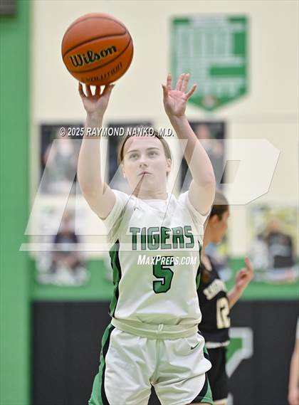 Thumbnail 1 in Shelbyville @ Yorktown  photogallery.