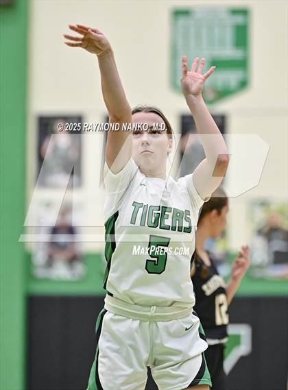 Thumbnail 2 in Shelbyville @ Yorktown  photogallery.