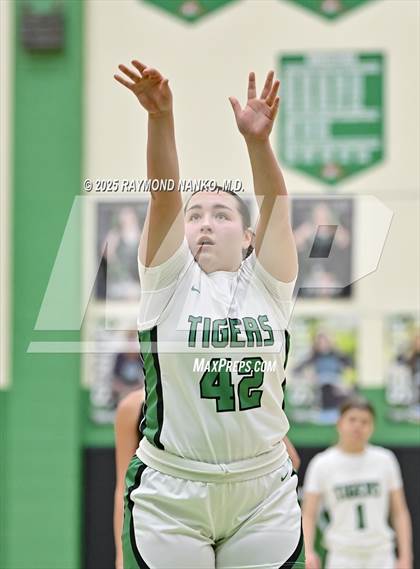 Thumbnail 1 in Shelbyville @ Yorktown  photogallery.