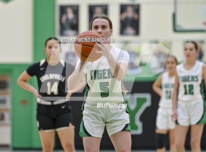 Thumbnail 1 in Shelbyville @ Yorktown  photogallery.